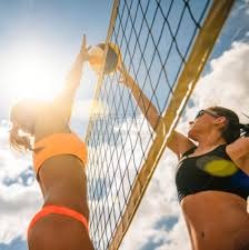 提前进入比赛模式？东契奇赛前热身坐在替补席命中超远三分！